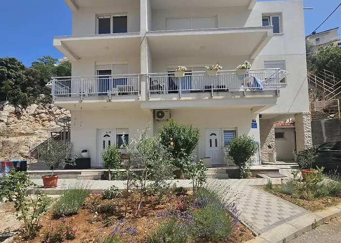 Butigan-tiha Luka Apartment *