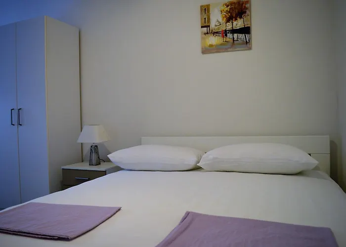 Butigan-tiha Luka Apartment *