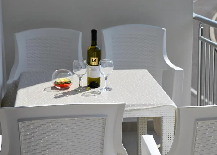 Butigan-tiha Luka Apartment *